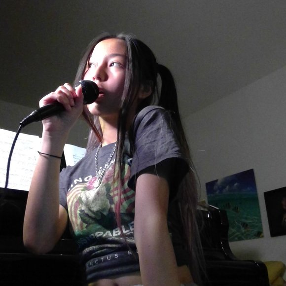 Meet your Posher, Hannah - Picture 5 of 5